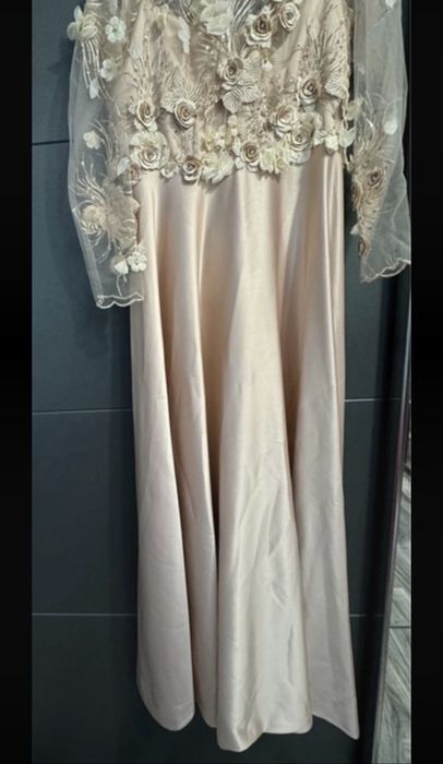 Vand rochie ocazie