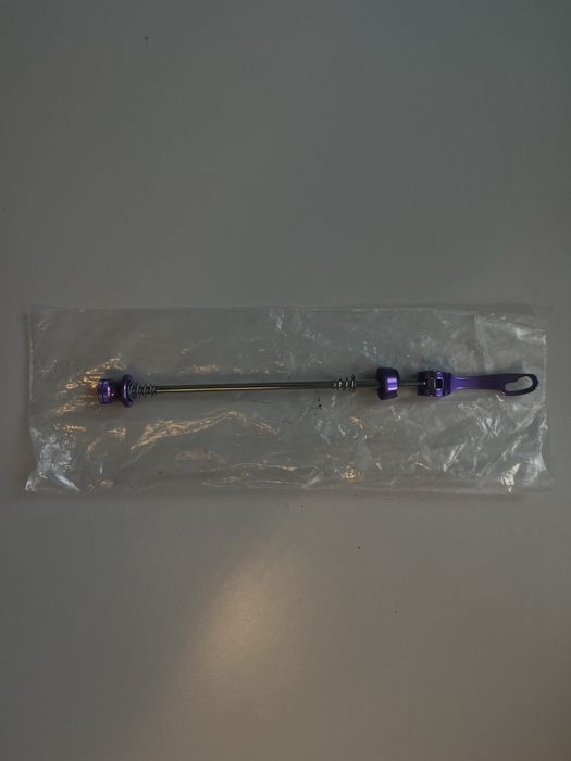 Ax quick release Zitto mov-Pentru roata MTB,aluminiu usor,rezistent