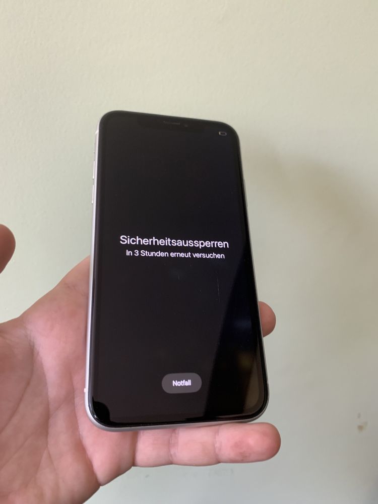 iPhone XR iCloud White Перфектен