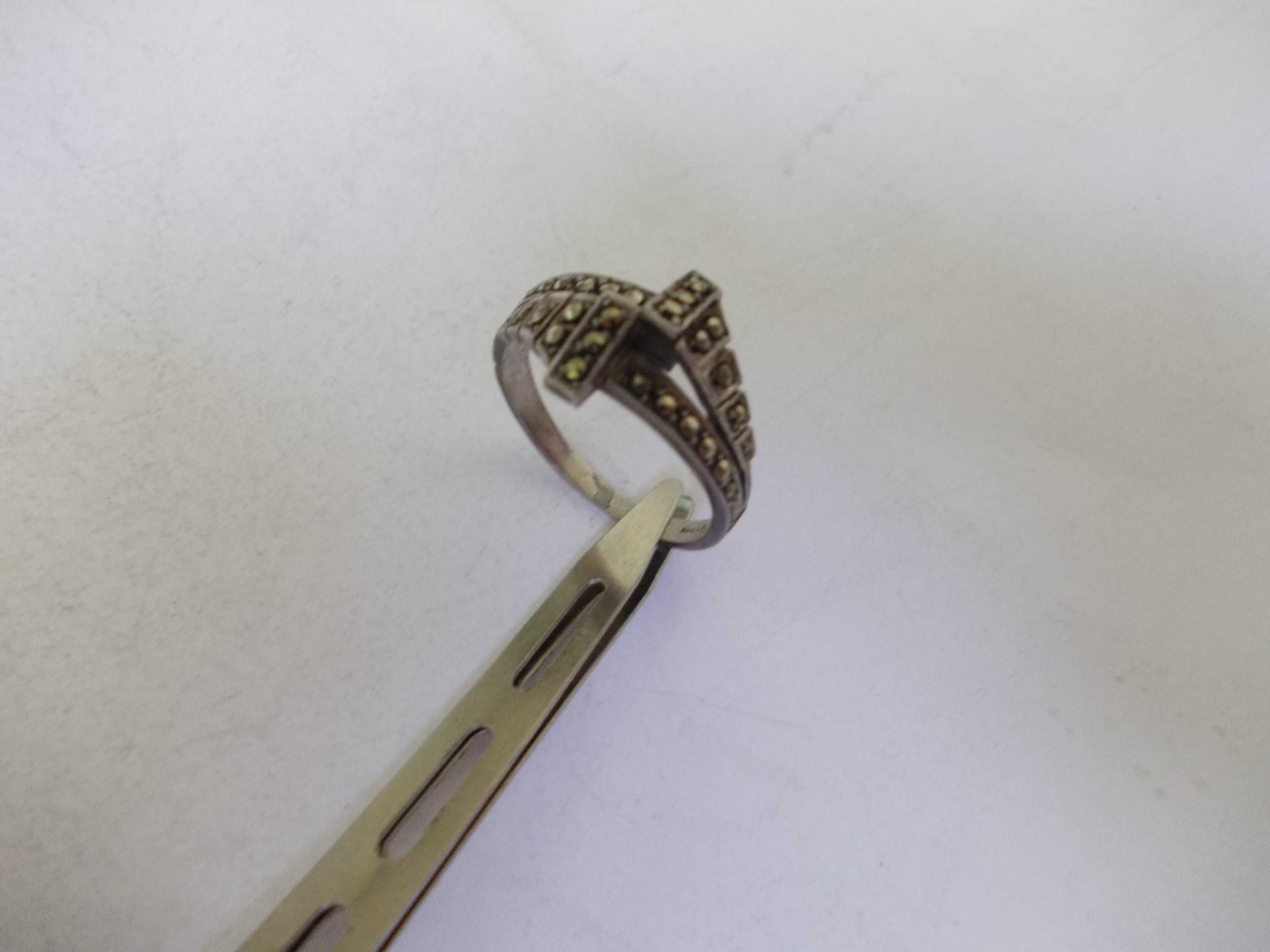 Inel vechi din argint cu markasite (1)