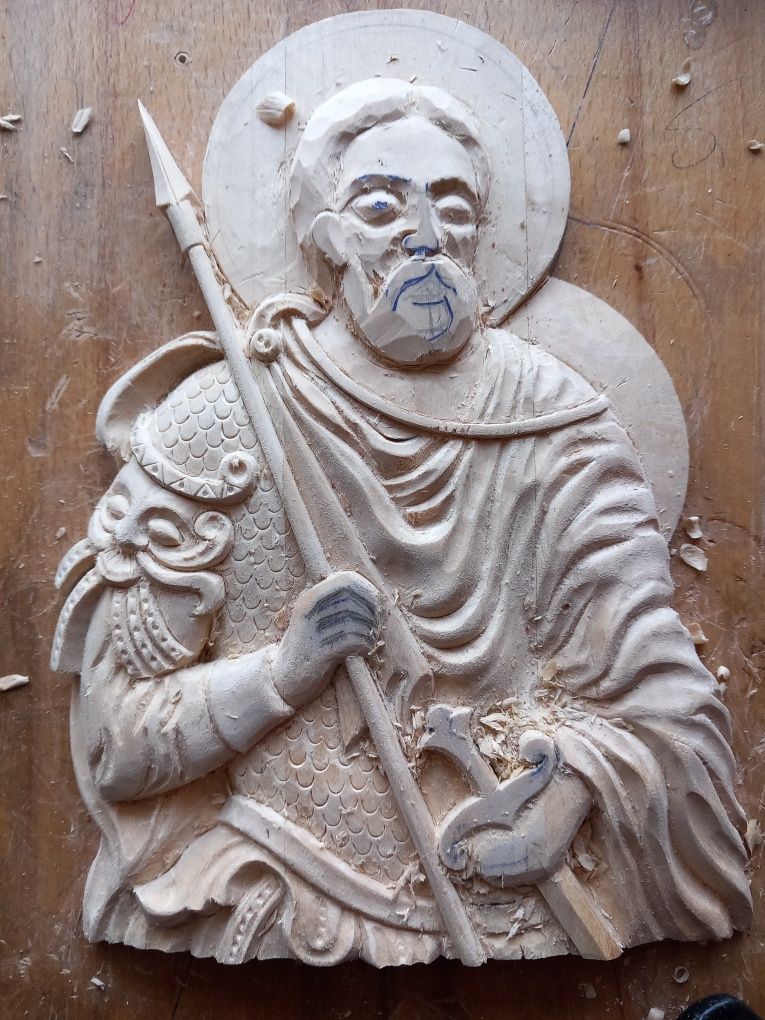 Дърворезба- домашен иконостас с релеф на "Св. Мина"