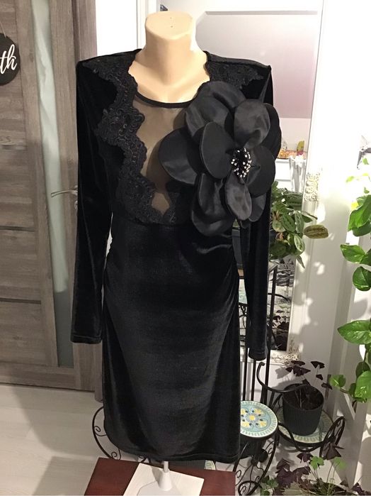 Rochie eveniment M,catifea,superba