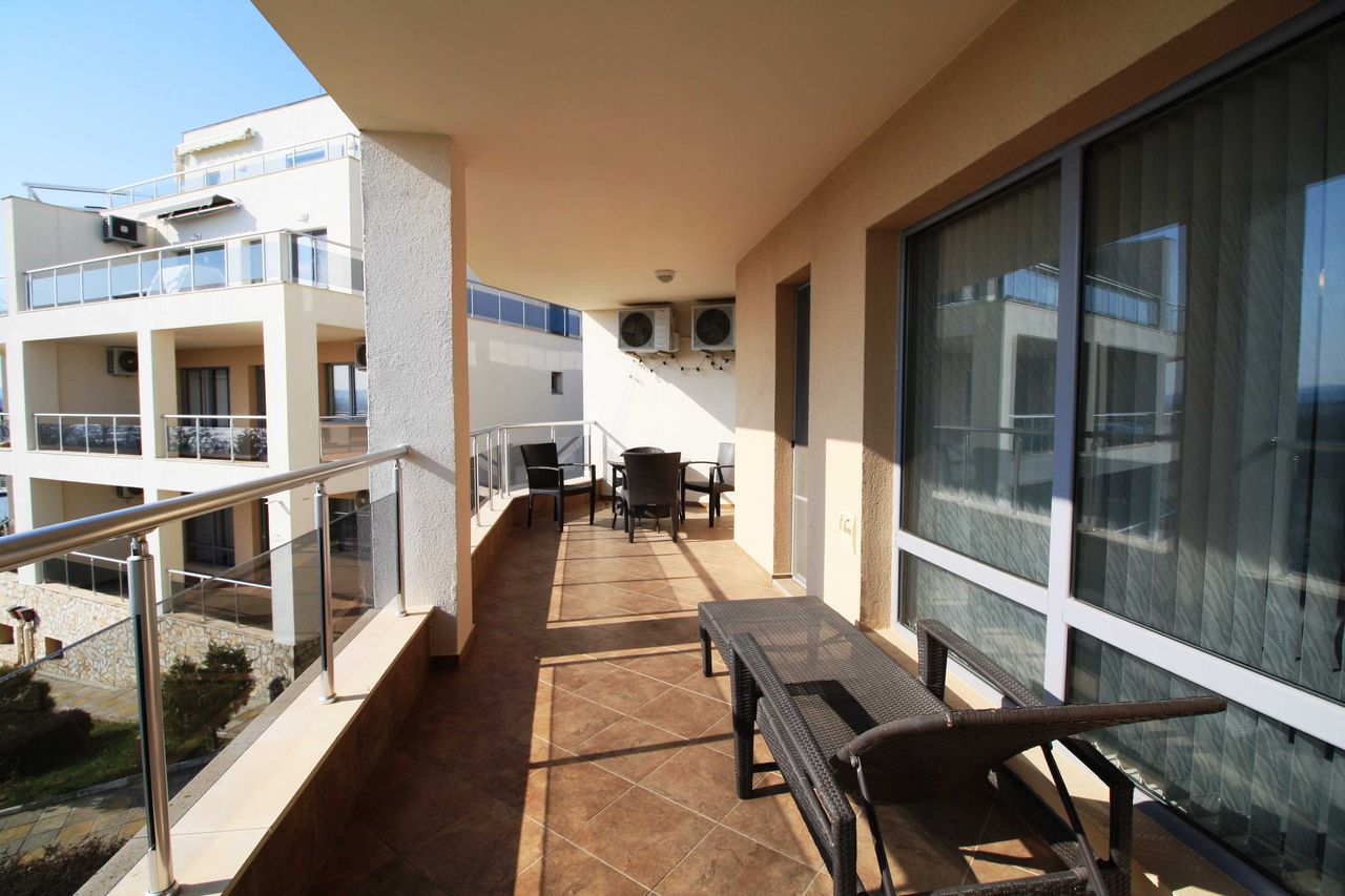 Продава се Тристаен апартамент в Бяла - 133 кв.м за 662 €/кв.м - Снимка #6