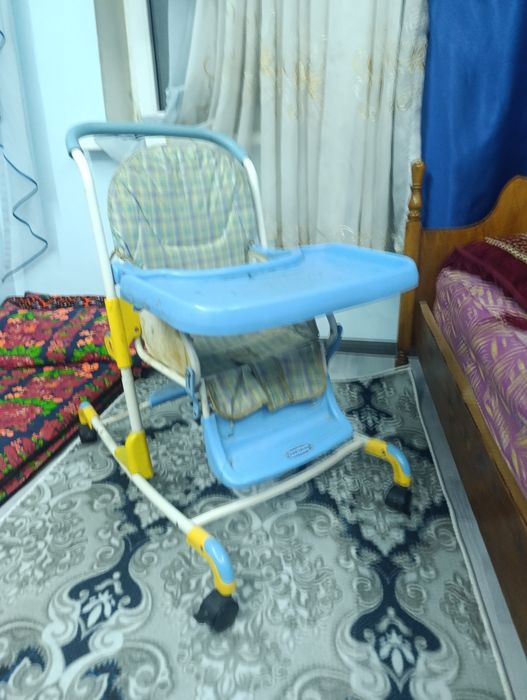 Детский стул для кормления и рисования