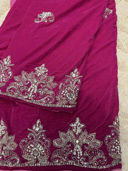 Платове за носии