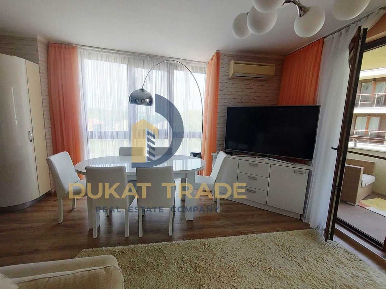 Дава се под наем Тристаен апартамент в с. Шкорпиловци, Област Варна - 118 кв.м за 135000 € - Снимка #1