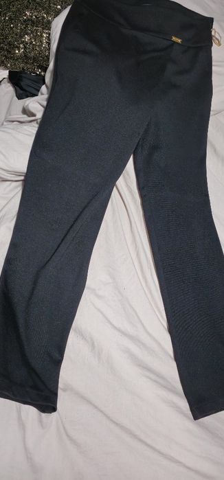 Bluza din paiete și pantaloni