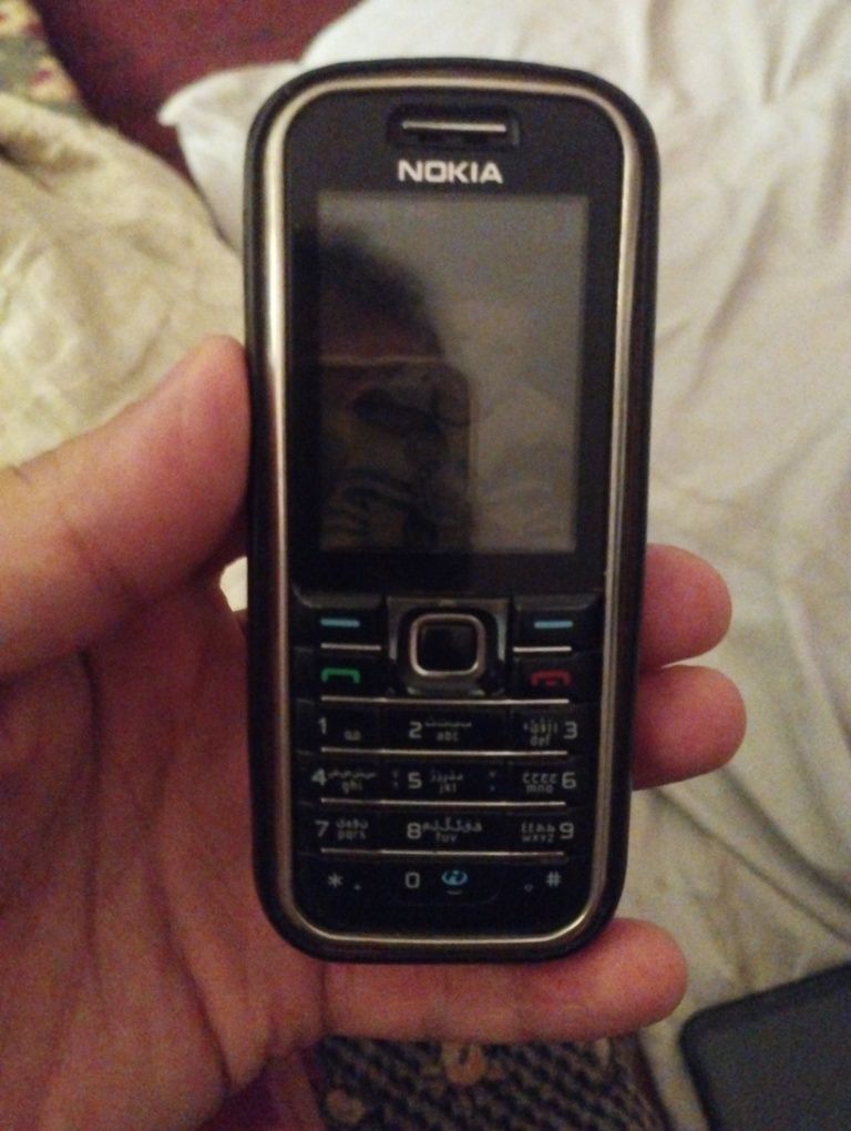 Salom Nokia 6233 urta xola ishlashi zur aybi yuq 250000
