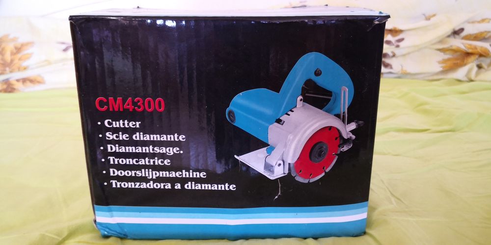 Ръчен циркуляр CM4300