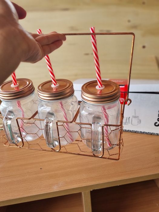 Чаши тип буркан със сламка и поставка