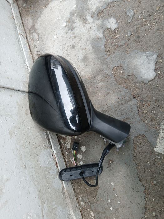 Ляво огледалото за рено клио 5