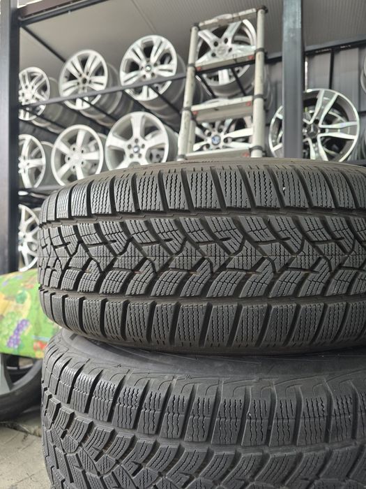 1 Брой 235/60/18 Dunlop 8mm 23dot