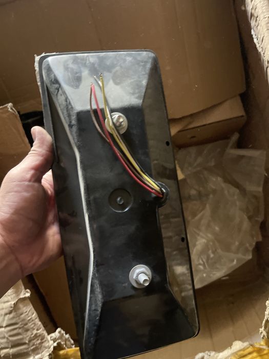 Фонарь задний HOWO T5G ) левый, правый