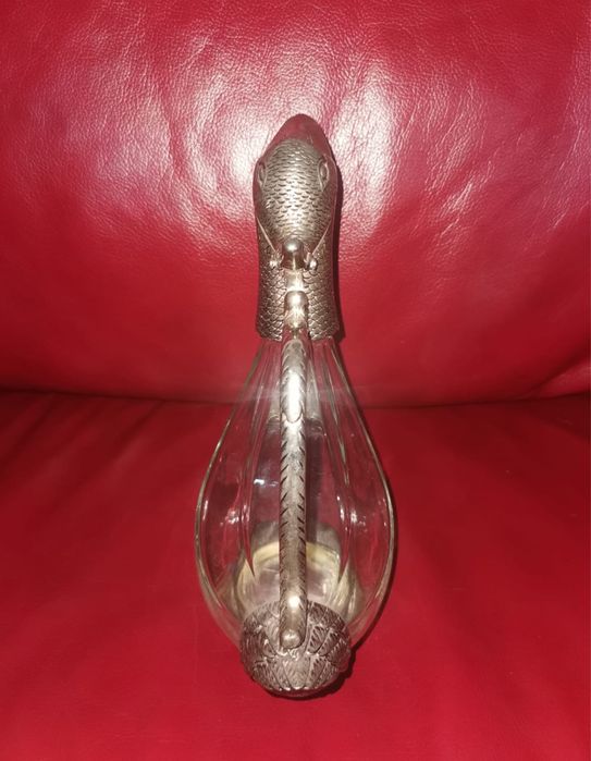 Антикварна гарафа декантер за вино с формата на патка - посребрена