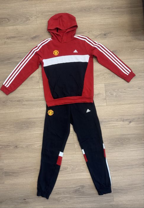 Спортни детски екипи