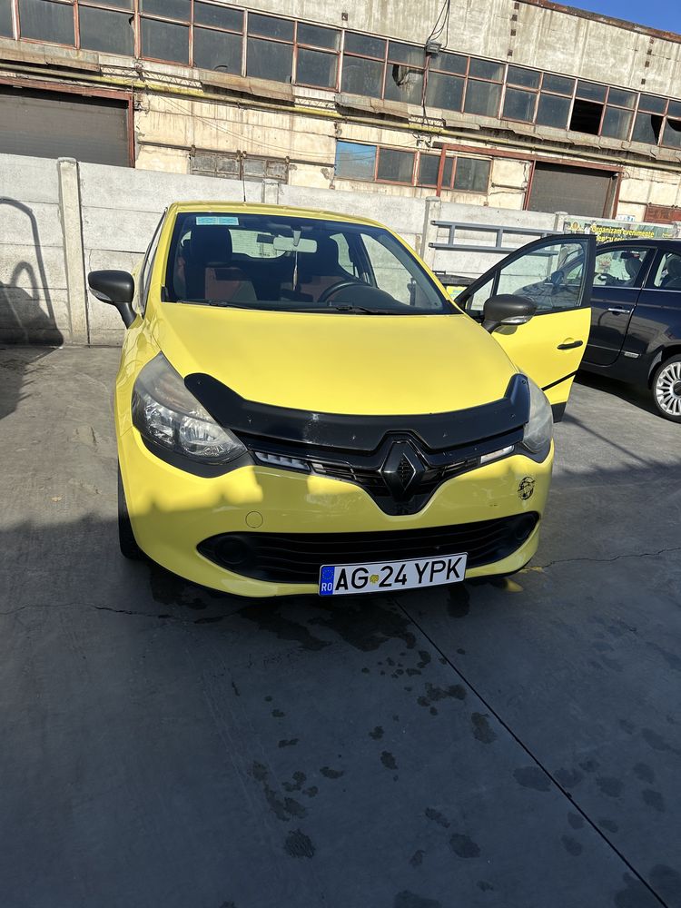 Vand Renault Clio 1.2 benzina 2013 cu 130.000 km reali