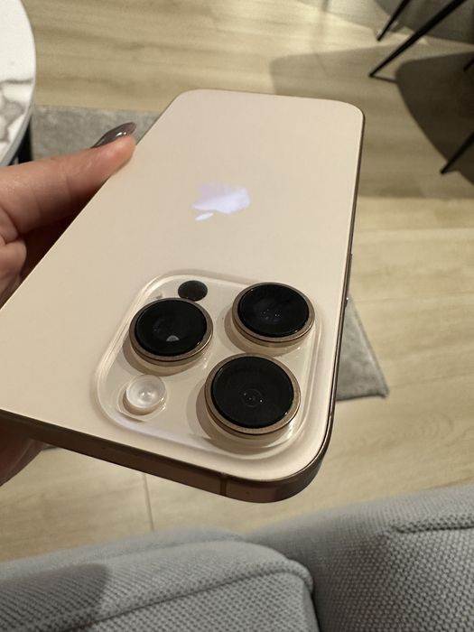 Iphone 16 pro Desert Titanium
