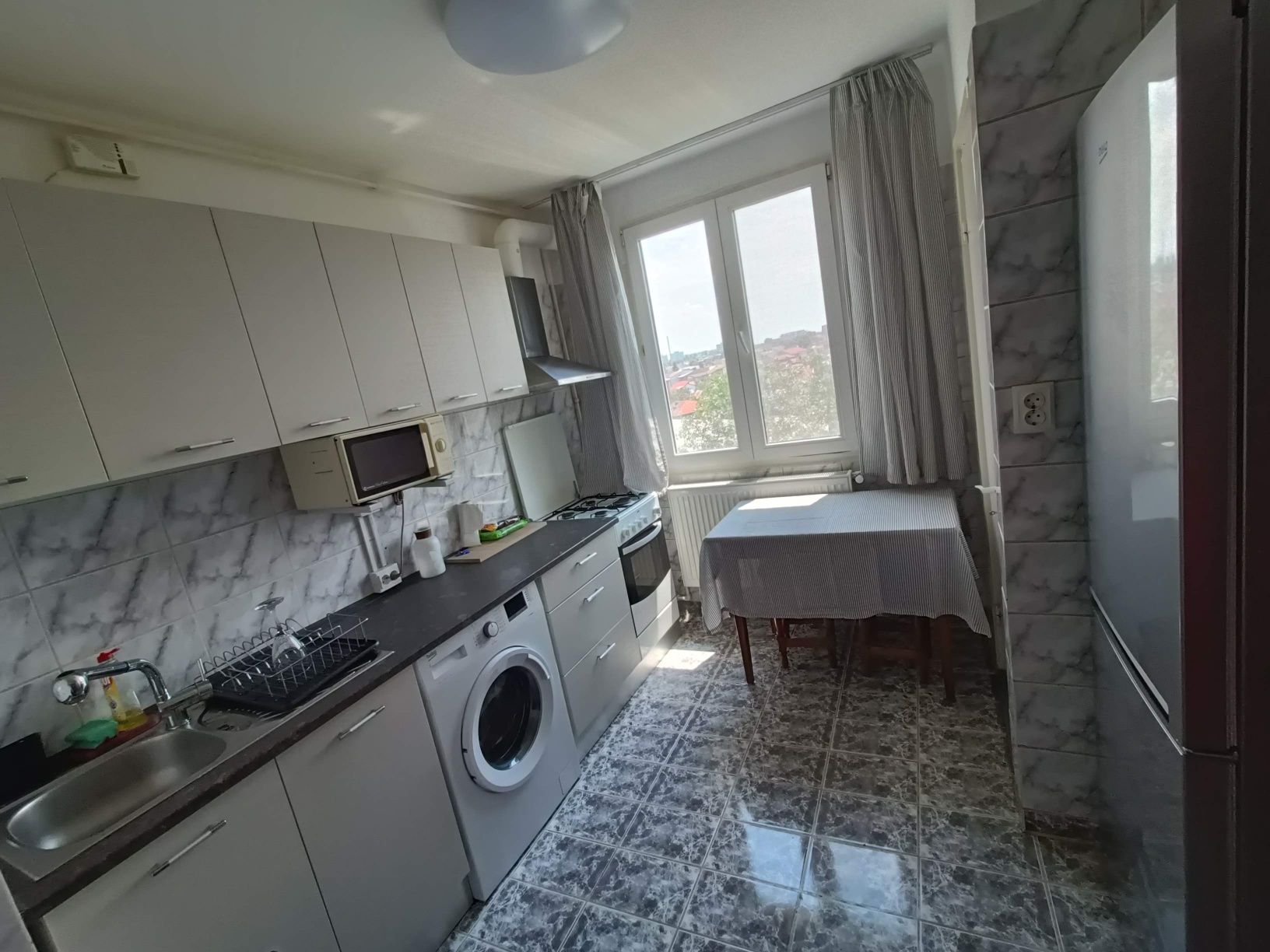 Vând apartament 2 camera Teiuș