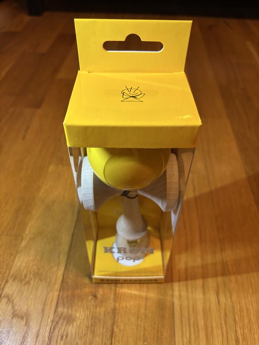Kendama KROM Pop sticky yellow