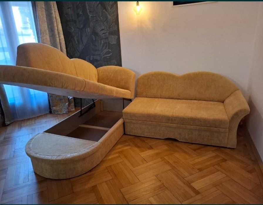 Colțar extensibil și lada de depozitare.