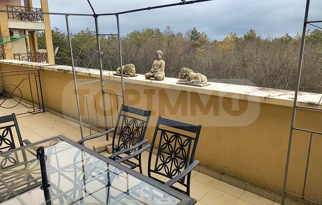 Тристаен апартамент в голф комплекс до Балчик
