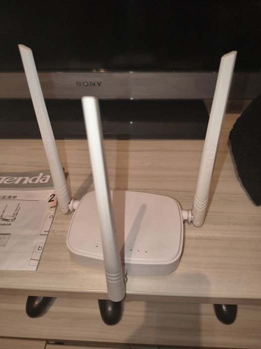 Продавам рутер с 3 антени Тенда