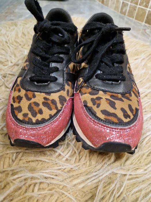 Vând adidasi Liu jo mărimea 35