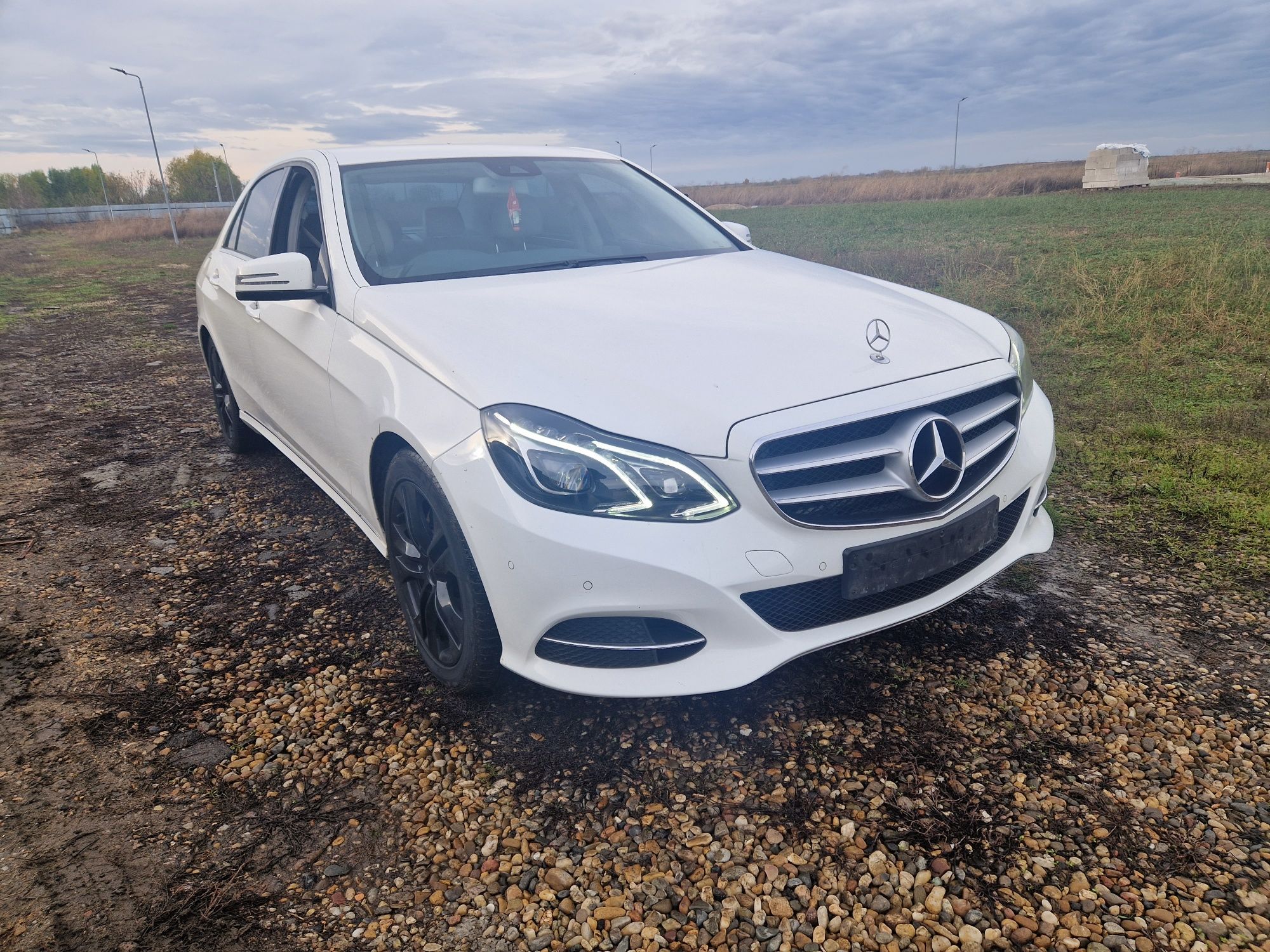 Dezmembrez Mercedes E-class 2013-2015 2.2 OM651