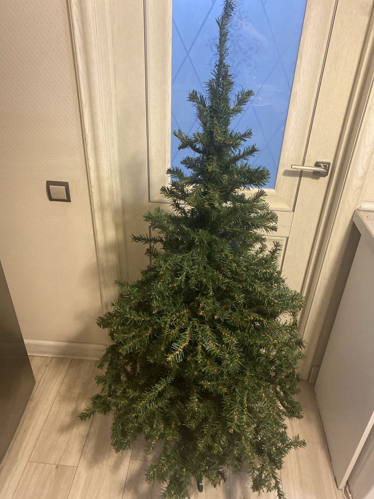 Продам елку 1.50