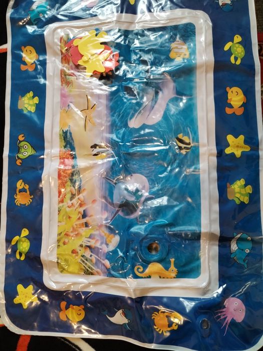 Saltea de activitati cu jucării