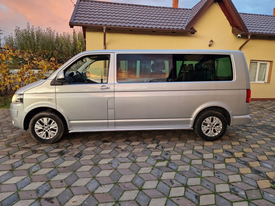 Volkswagen Transporturi 8+1