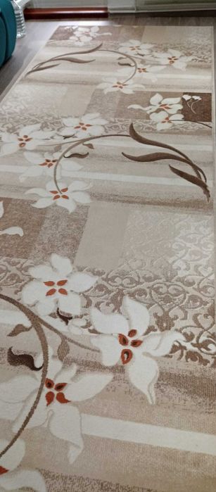Covor mare bej cu flori