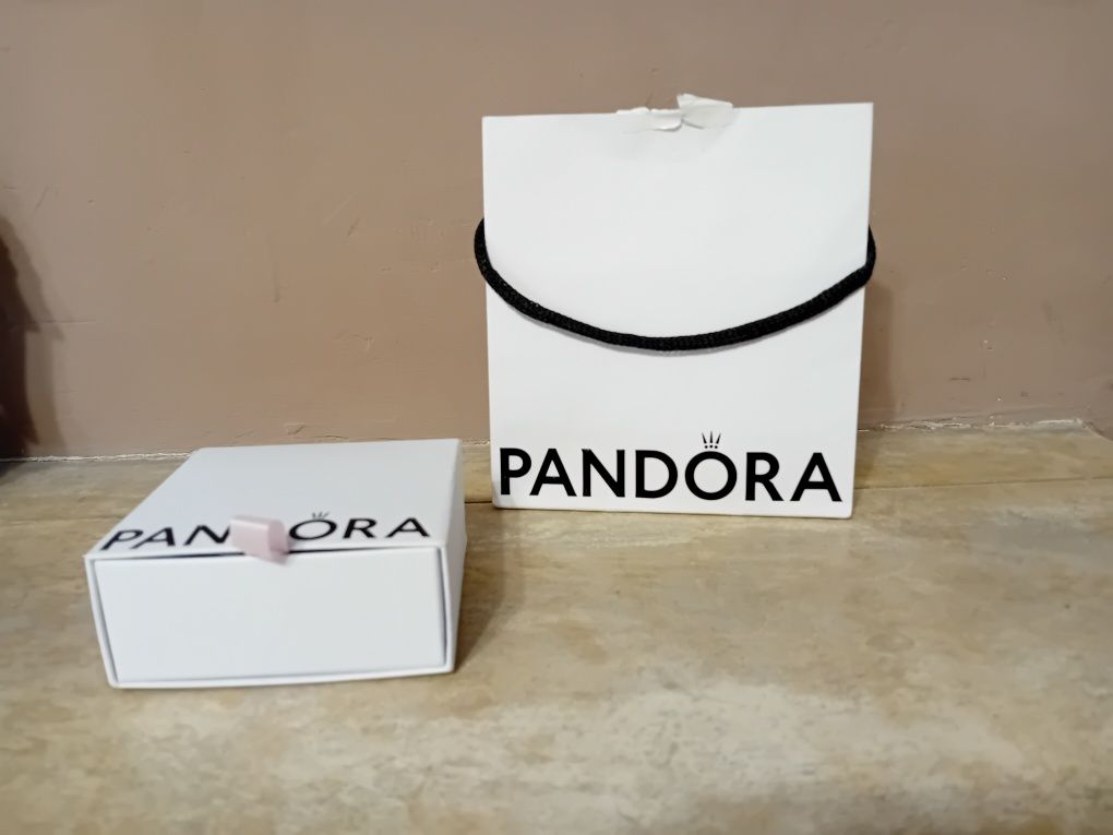 Гривна Пандора / Pandora