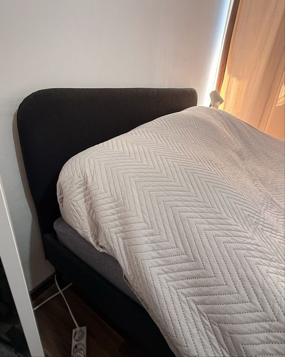 Cadru pat (140x200), somiera inclusa + 2 saltele