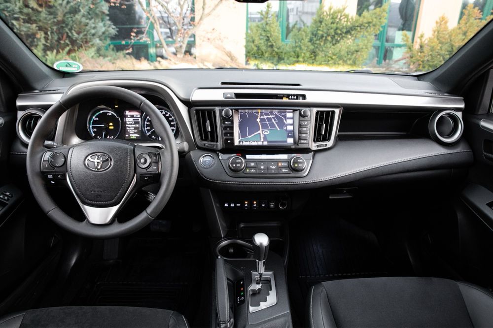 Toyota Rav 4 hibrid +benzina /automat /distronic /culoare desebita