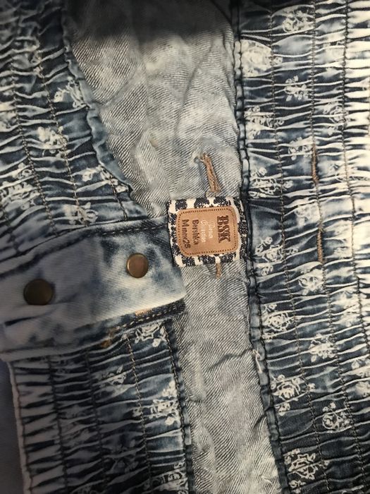 vand salopeta, blugi, fular, cardigan