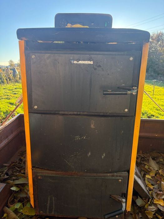 Vând centrală pe lemne  25kw