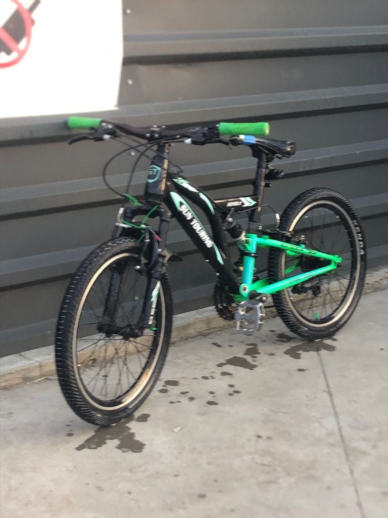 Vând bicicleta Sun Touring
