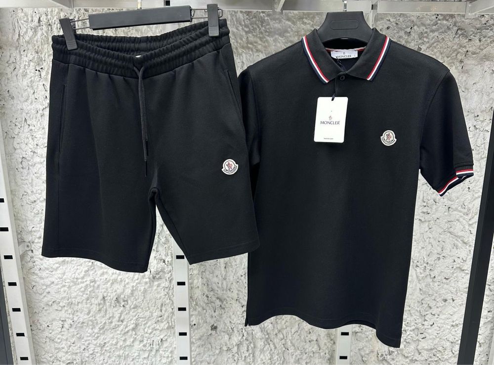 Продавам мъжки спортен комплект Lacoste