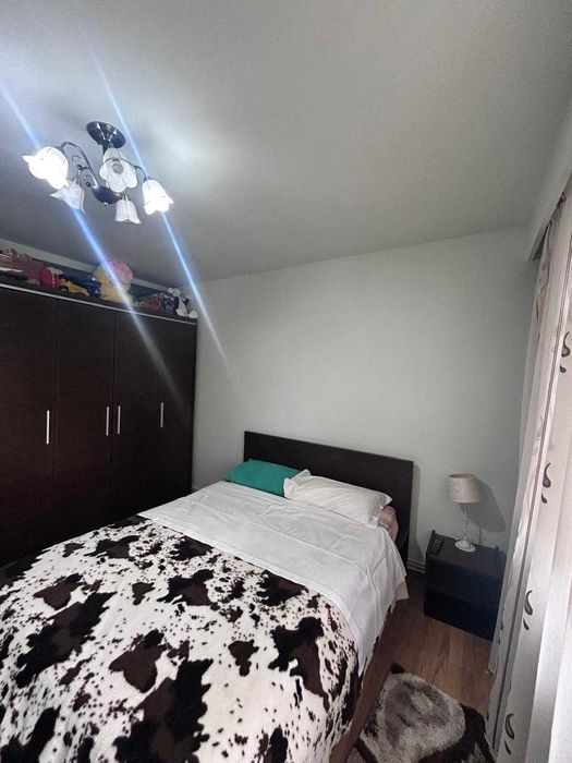Apartament de 3 camere, decomandat, zona Baza Sportiva "LA TERENURI"