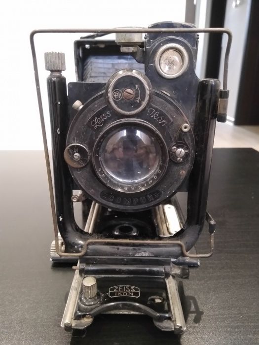 Античен фотоапарат ,