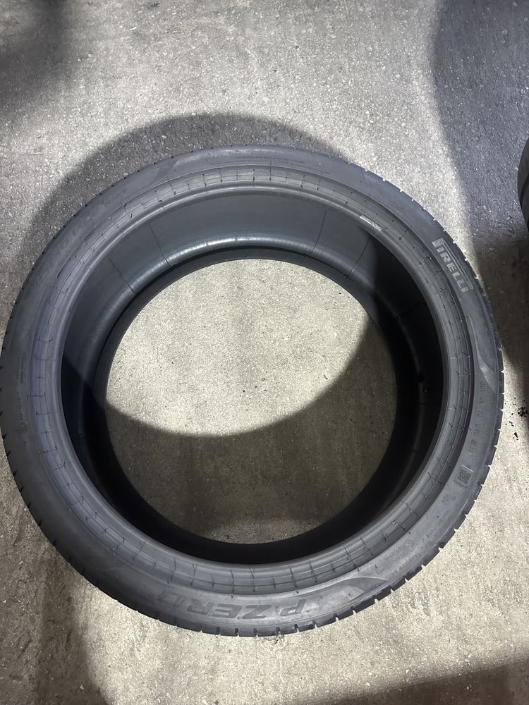 Anvelope vara 315/30/22 si 275/35/22 Pirelli P Zero