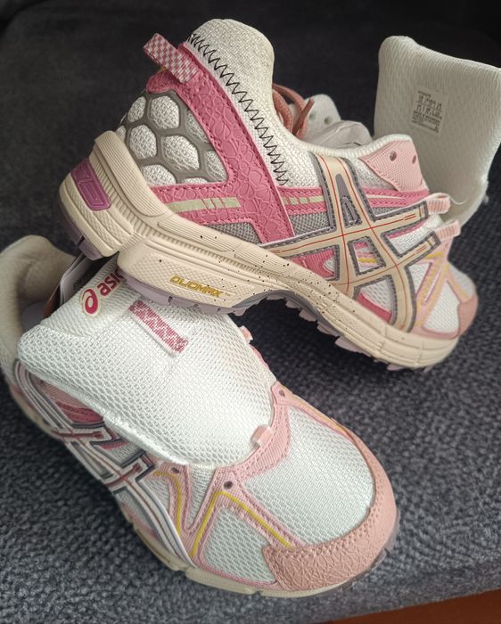 Продам кроссовки