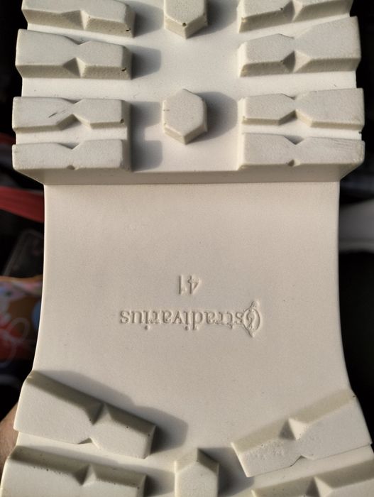 Ghete Stradivarius 41 și 42