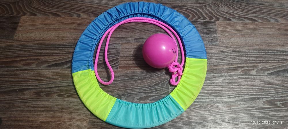 Продам Обруч,мяч и скакалку для занятий гимнастикой.