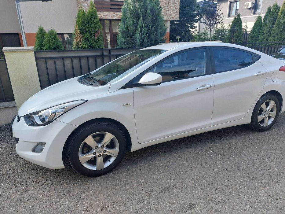 Auto Hyundai Elantra