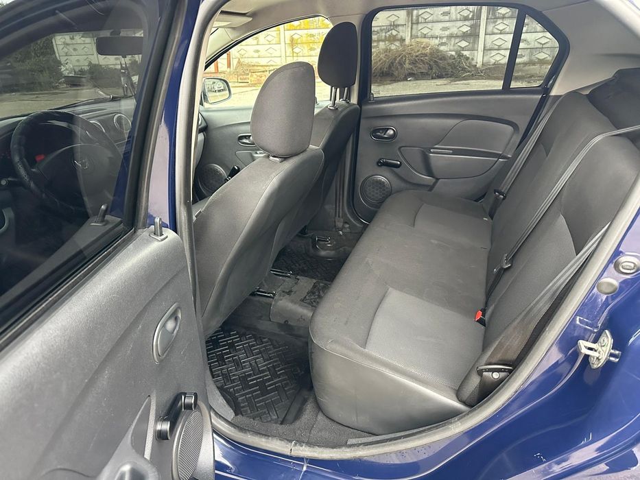 Vând Dacia Logan ||