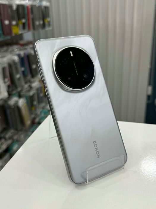 Като нов Honor Magic 7 Pro 512 GB/12 GB Lunar Grey + гаранция Виваком