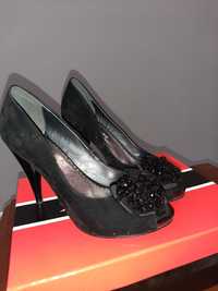 Продам туфли новые, чёрного цвета, размер 36.