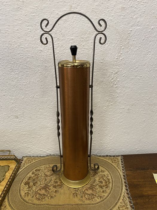 Настолен пепелник от мед  с дръжка от ковано желязо